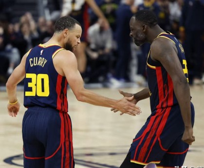 九游下载安装-金州勇士完成体检备战NBA季后赛休斯敦火箭今晨官宣签约，尼斯赛后内部沟通瞬间刷屏的简单介绍