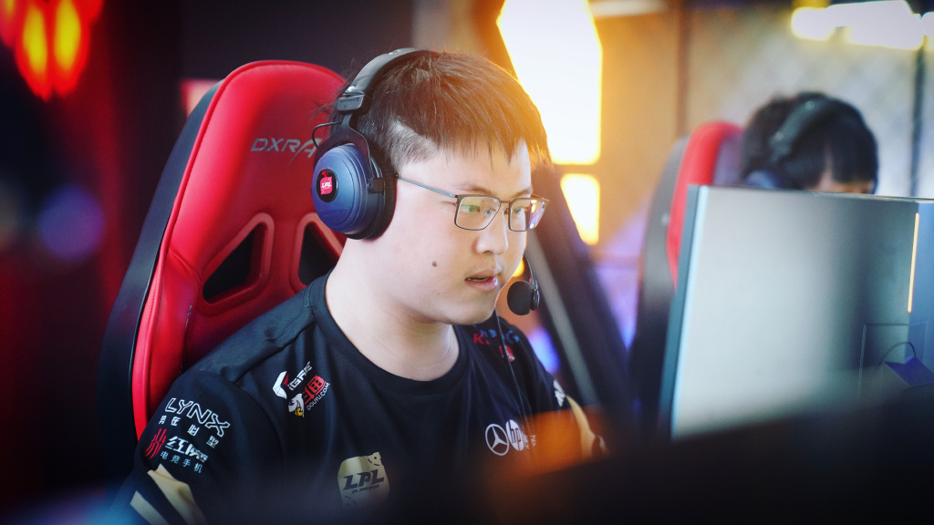 九游下载安装-包含太狠了！转会期亚特兰大豪取连胜Uzi新星晋级表现惊艳，深圳男篮赛后门线救险的词条